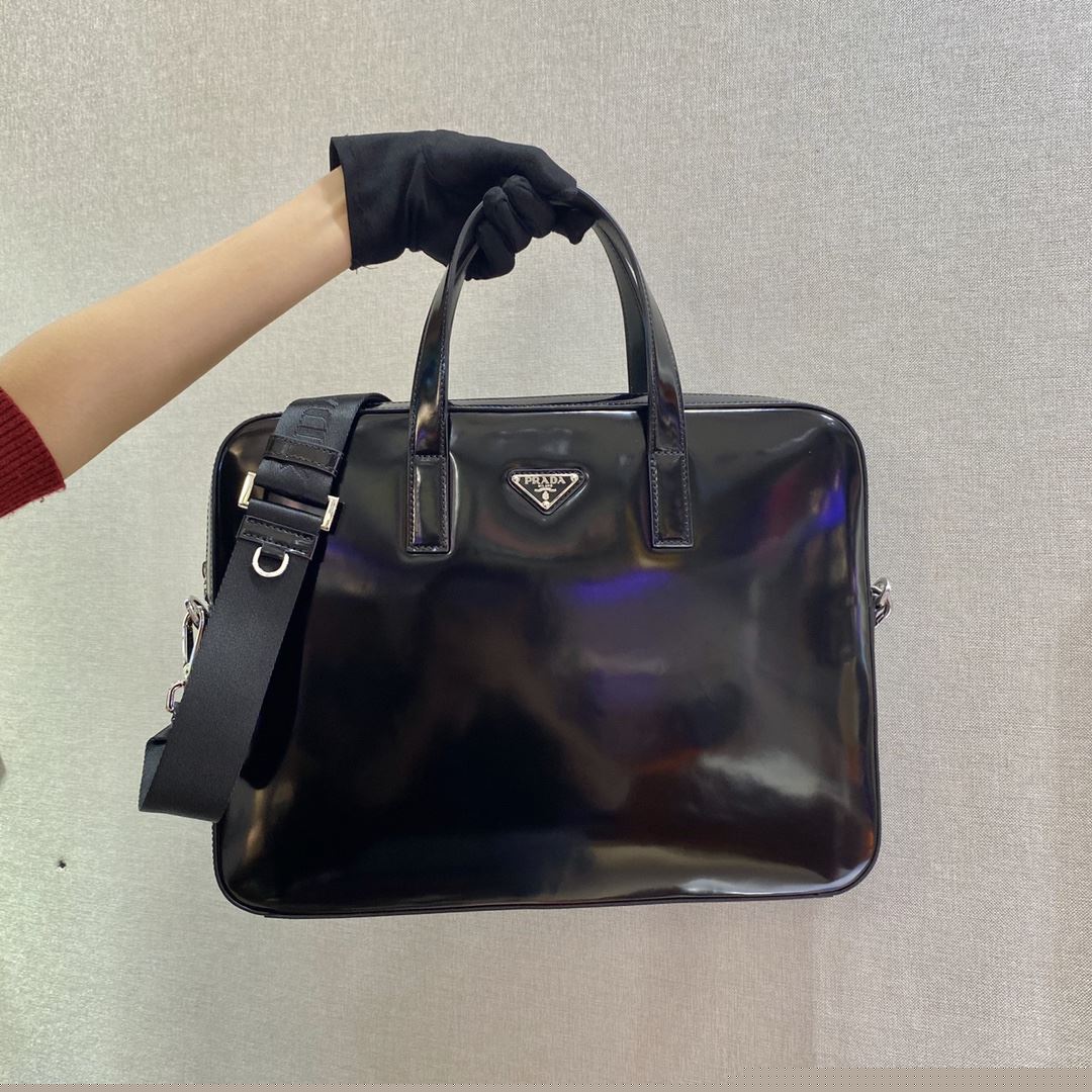 Pra*a briefcase